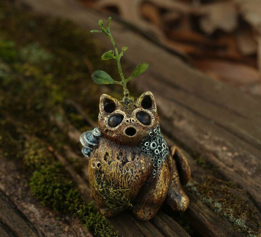 I Make Miniature Fantasy Sculptures And Figurines