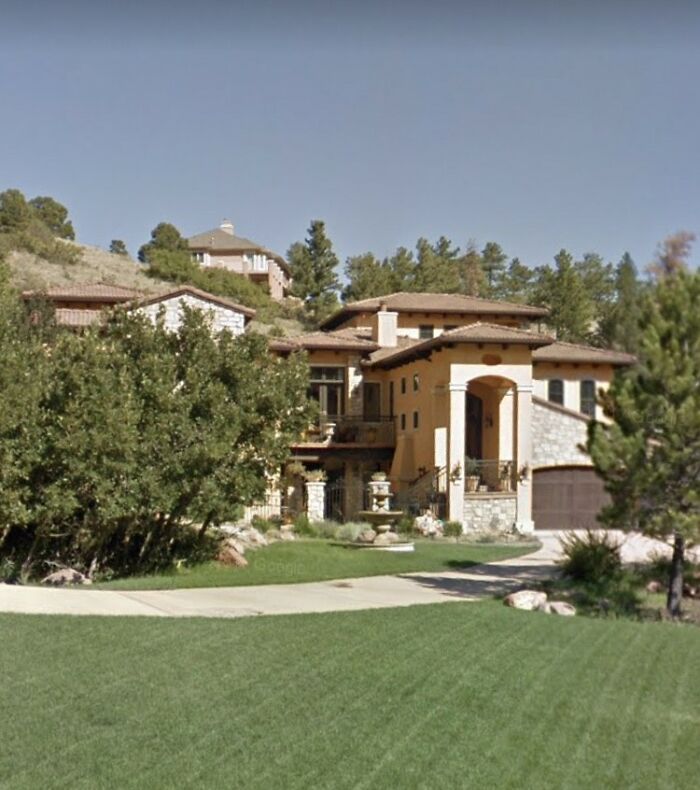 Look At That Lawn. Chef's Kiss