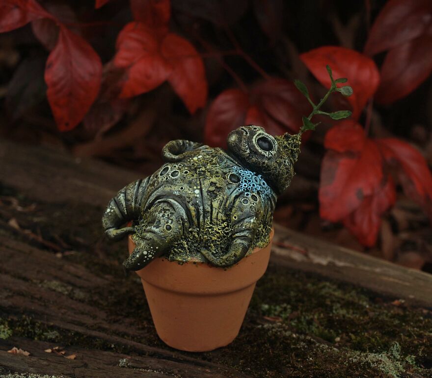 I Make Miniature Fantasy Sculptures And Figurines
