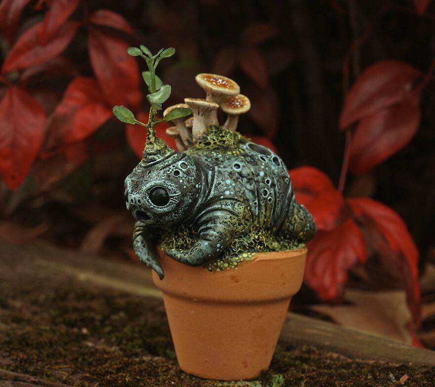 I Make Miniature Fantasy Sculptures And Figurines