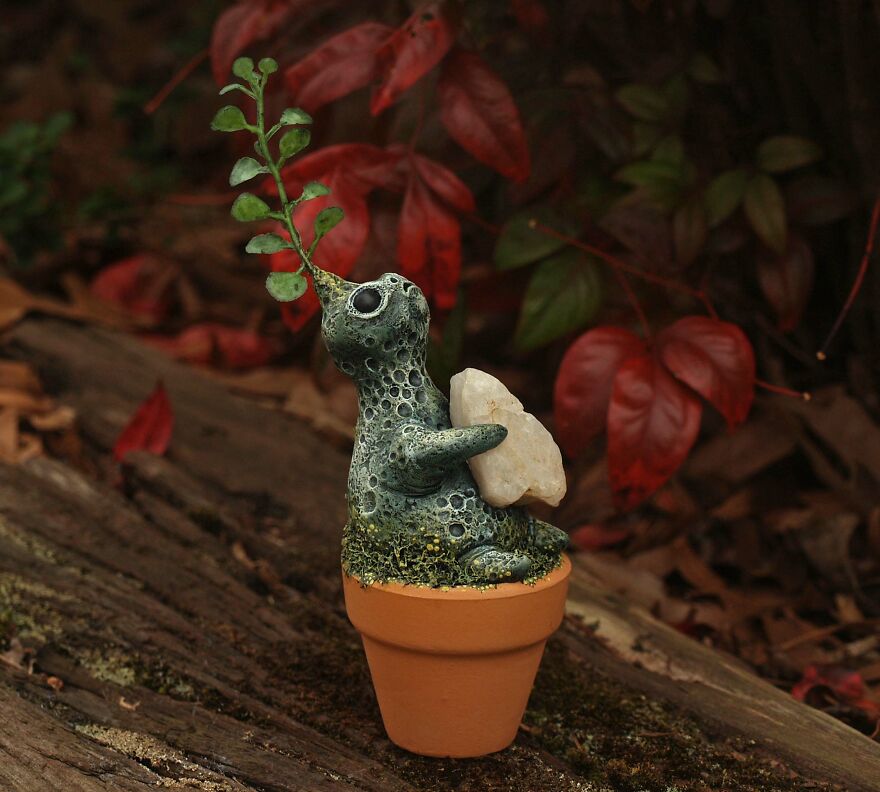 I Make Miniature Fantasy Sculptures And Figurines