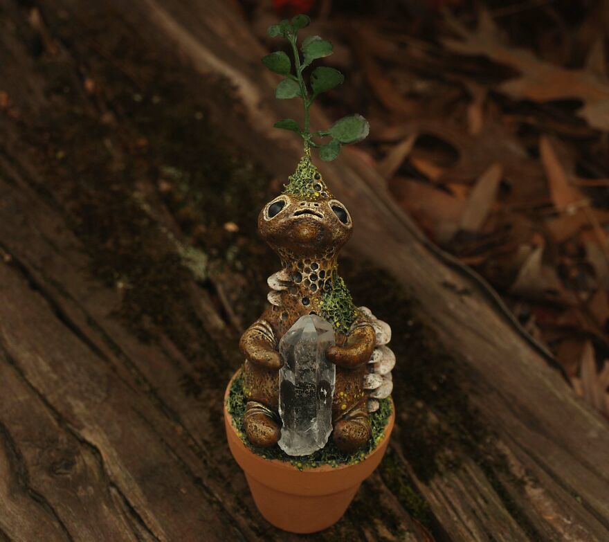 I Make Miniature Fantasy Sculptures And Figurines