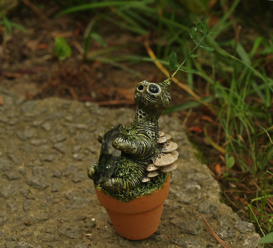 I Make Miniature Fantasy Sculptures And Figurines