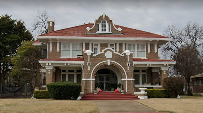 1920s House, Some Might Hate It But I Personally Love The Character And History