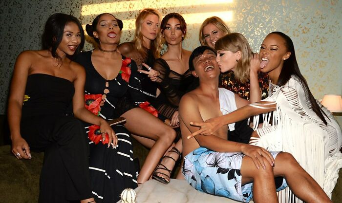 The Amazing Digital Skills Of This Vietnamese Make Him Stand Next To Any Celebrity (60 Pics)