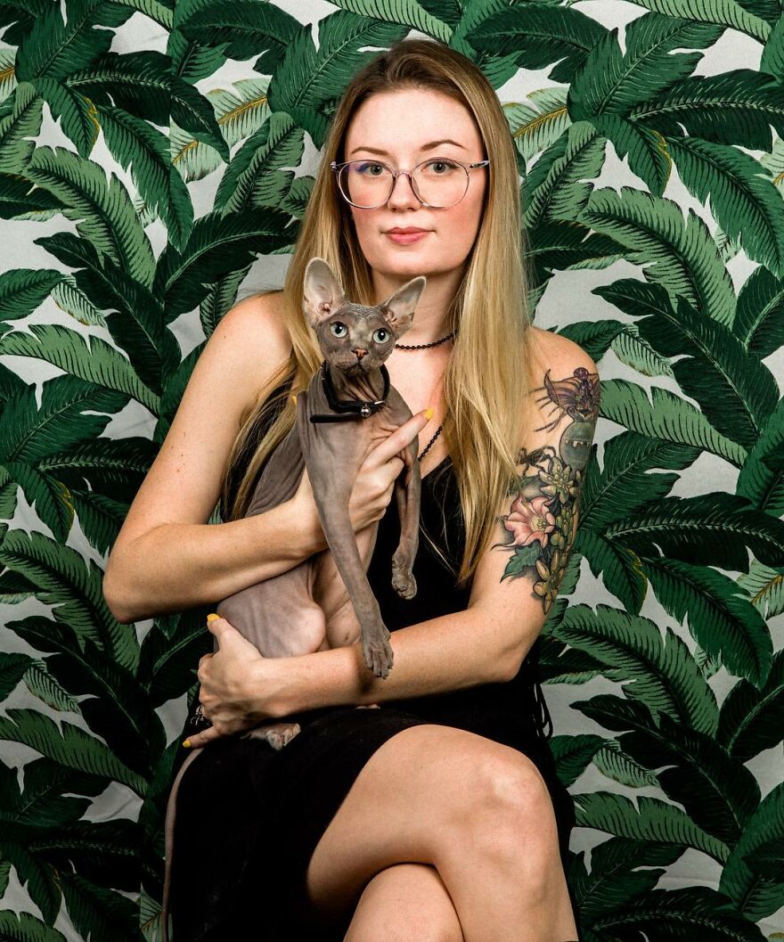 Creative Portrait Photography With Sphinx Cat 
