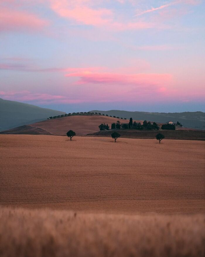 This Photographer Takes Fascinating Pictures Of The Places He Traveled Around The World