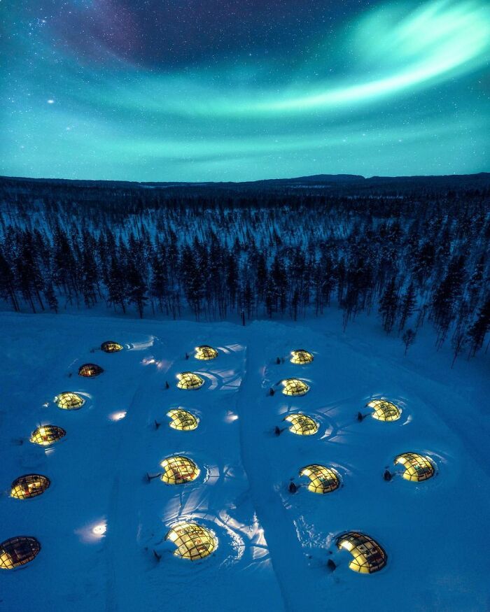 This Photographer Takes Fascinating Pictures Of The Places He Traveled Around The World