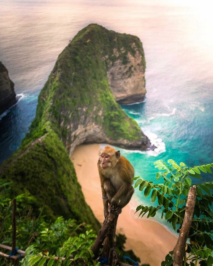 This Photographer Takes Fascinating Pictures Of The Places He Traveled Around The World