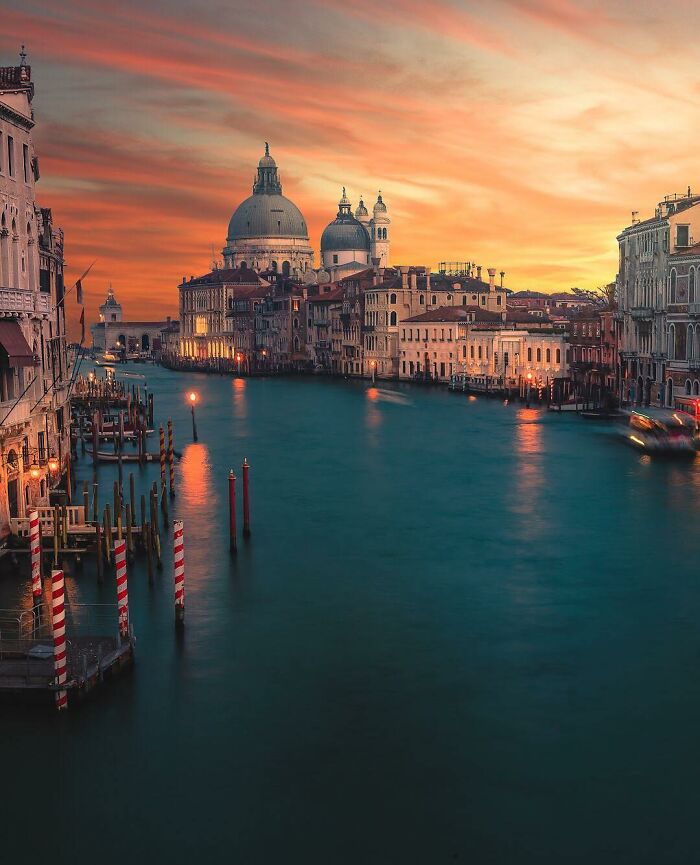 This Photographer Takes Fascinating Pictures Of The Places He Traveled Around The World