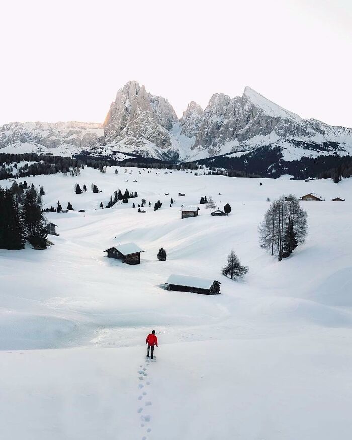 This Photographer Takes Fascinating Pictures Of The Places He Traveled Around The World