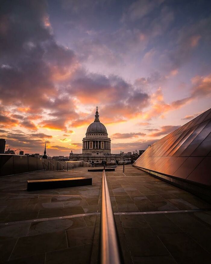 This Photographer Takes Fascinating Pictures Of The Places He Traveled Around The World