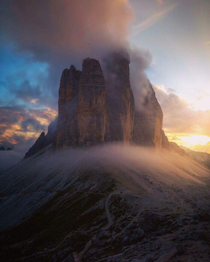 This Photographer Takes Fascinating Pictures Of The Places He Traveled Around The World