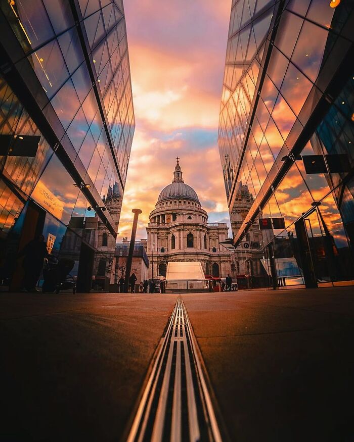 This Photographer Takes Fascinating Pictures Of The Places He Traveled Around The World