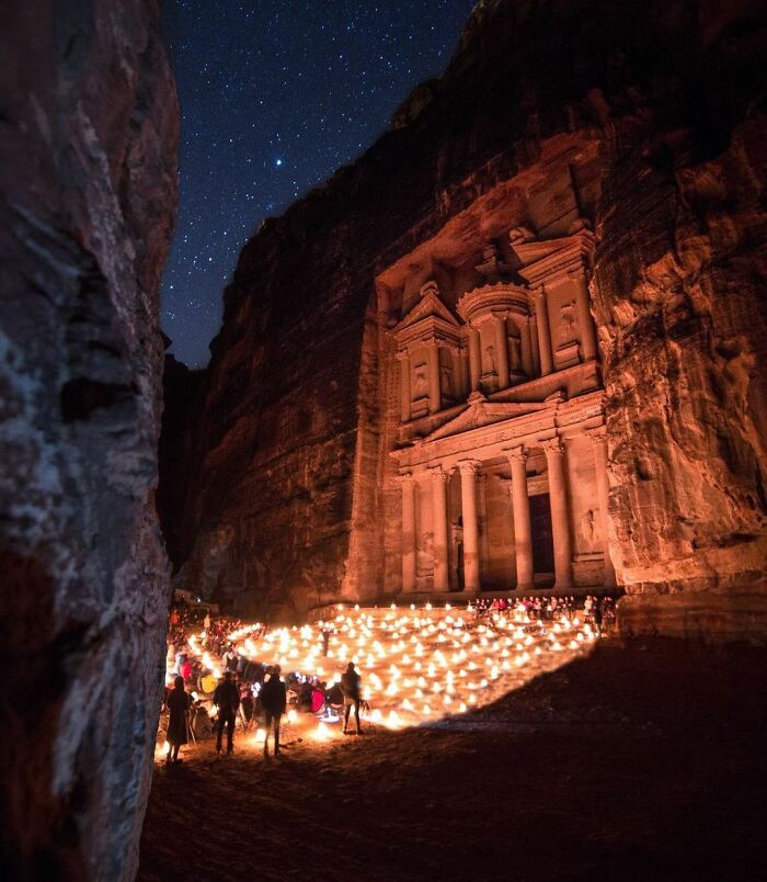 This Photographer Takes Fascinating Pictures Of The Places He Traveled Around The World