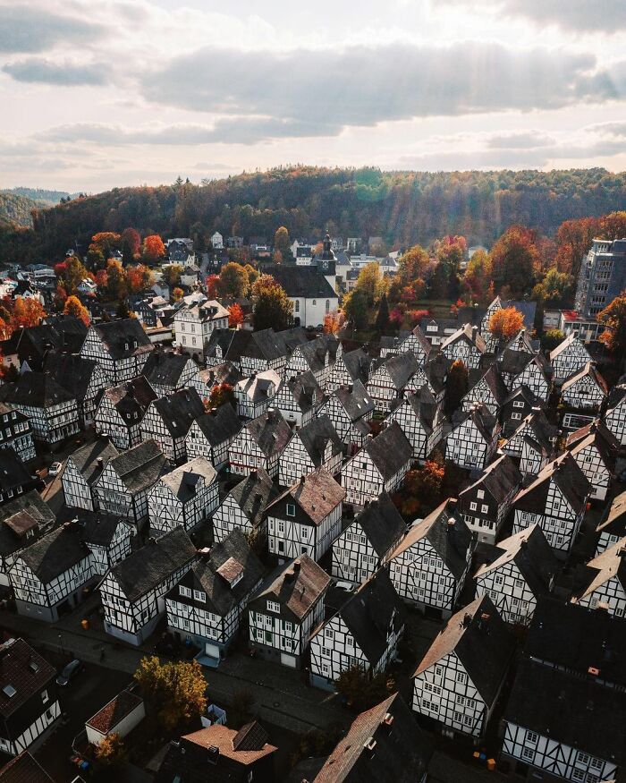 This Photographer Takes Fascinating Pictures Of The Places He Traveled Around The World