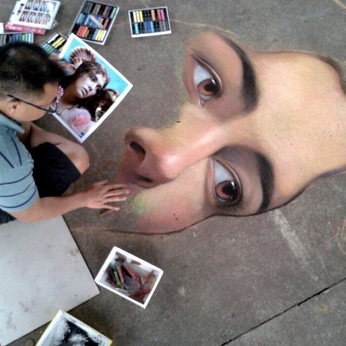 Using The Street As A Canvas, The Artist Makes Incredibly Realistic Drawings With Chalk