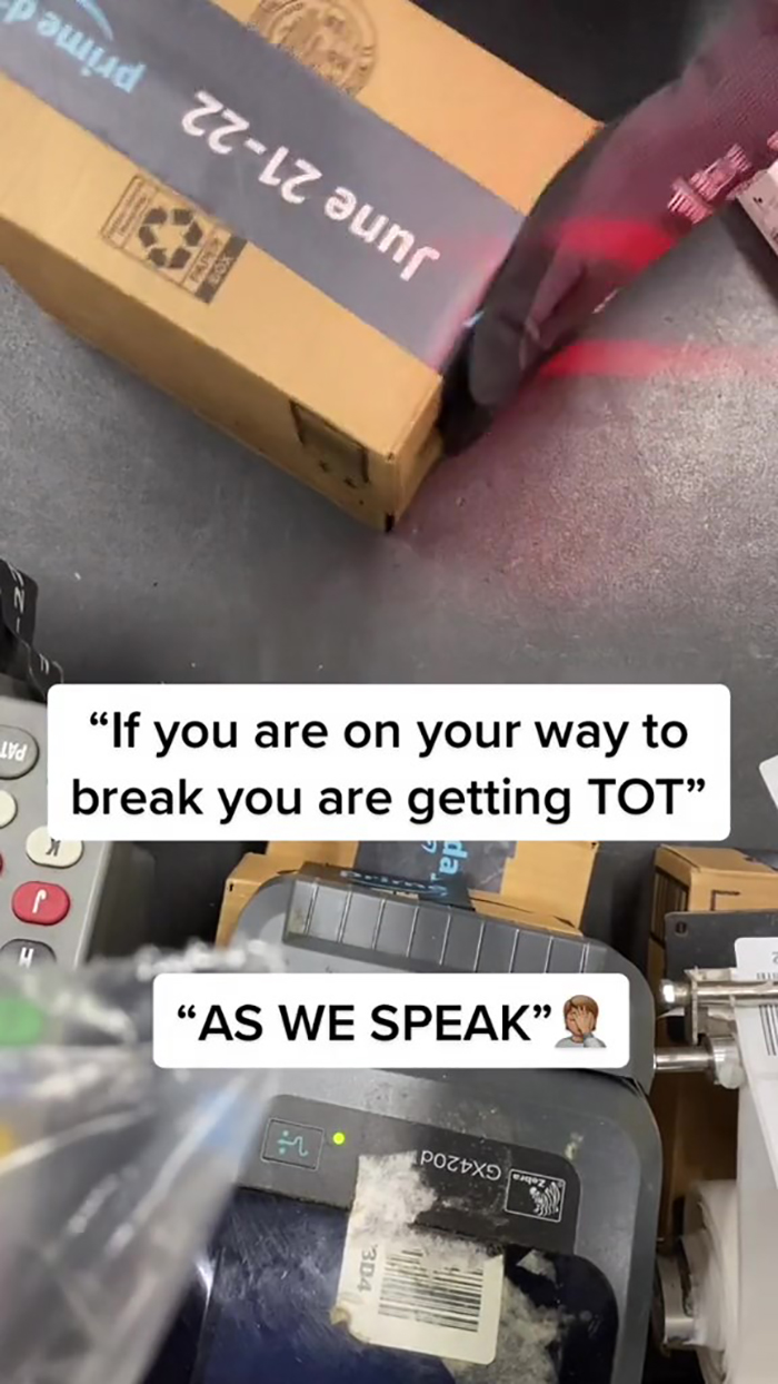 “It’s 9:59”: Amazon Supervisor Yells At Workers For Leaving 1 Minute Early, Video Goes Viral On The Internet “It’s 9:59”: Amazon Supervisor Yells At Workers For Leaving 1 Minute Early, Video Goes Viral On The Internet