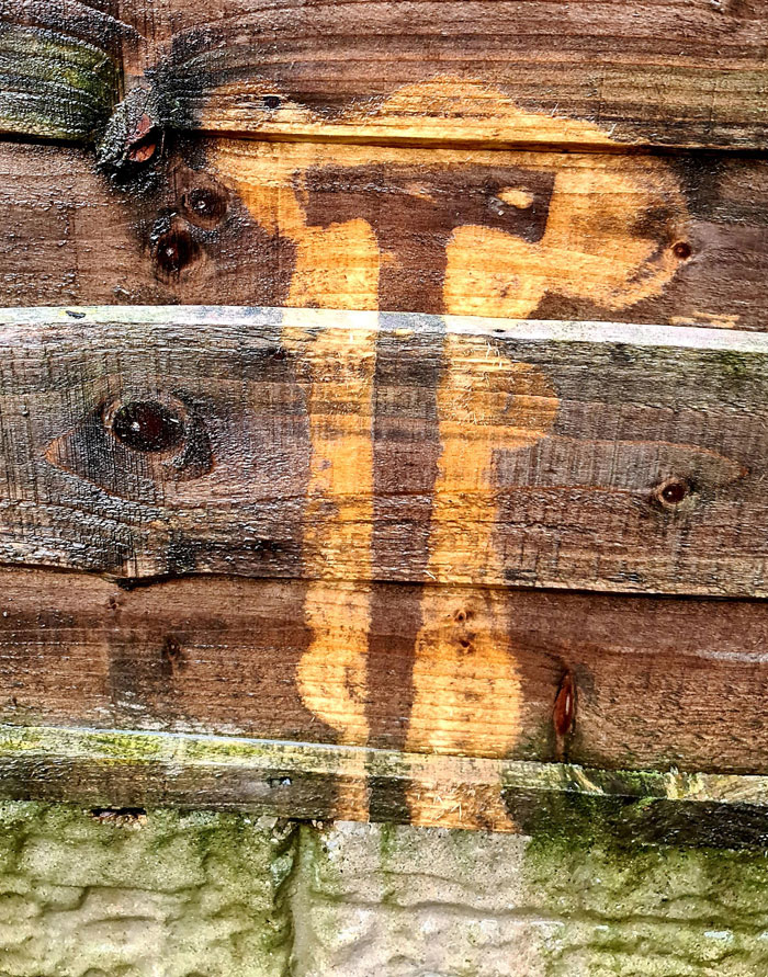 If Your Wife Isn't Sure That Power Washing The Fence Is Worth It, Then 'Accidentally' Clean Your Shovel When It's Leaning Up Against The Fence