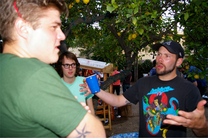 6 Useful Tips On How To Deal With Angry People, According To Psychology Professor On TikTok 6 Useful Tips On How To Deal With Angry People, According To Psychology Professor On TikTok