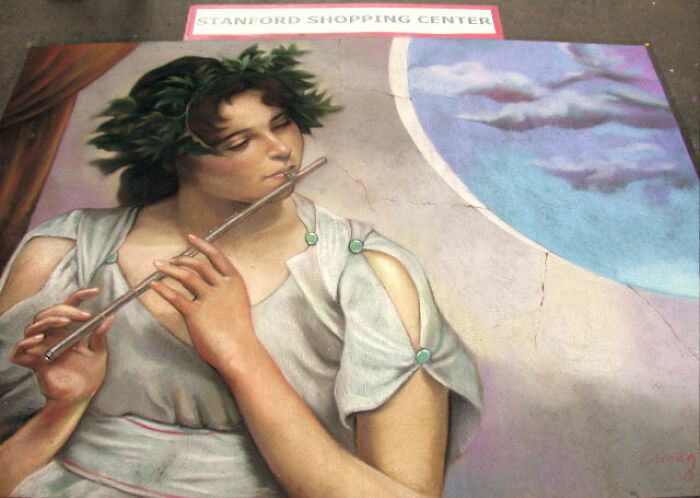 Using The Street As A Canvas, The Artist Makes Incredibly Realistic Drawings With Chalk