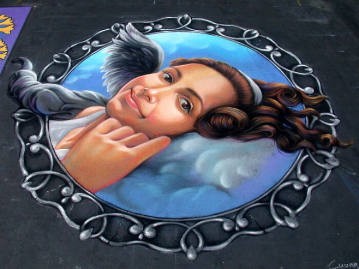 Using The Street As A Canvas, The Artist Makes Incredibly Realistic Drawings With Chalk