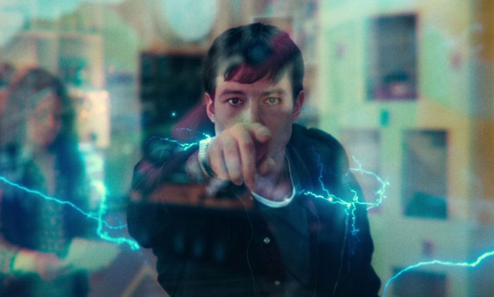 In Zack Snyder's Justice League (2021), Barry Allen Breaks A Window By Merely Touching It. This Is Because Windows No Longer Supports Flash