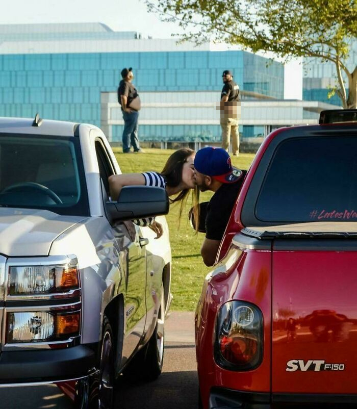 These Guys Photobombing A Couple's Photoshoot