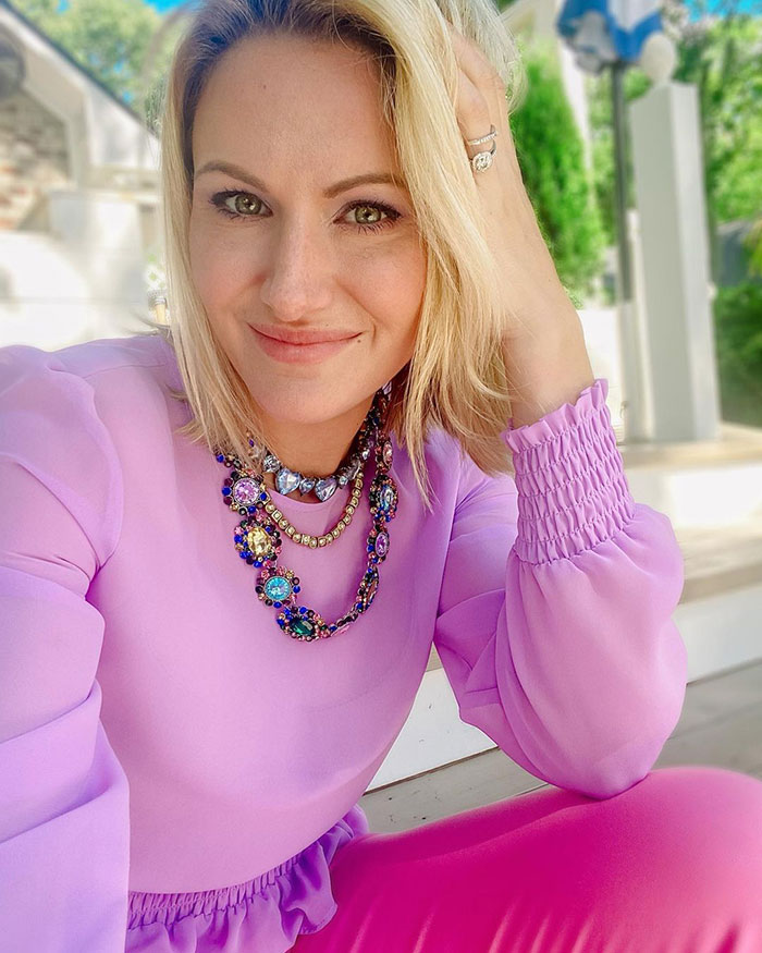 "A Kid Isn't A Freeloading Roommate": Mom Goes Viral For Explaining How Kids "Don't Owe Their Parents Anything"