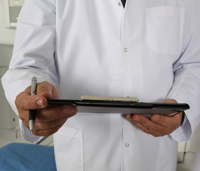 20 Women Share The Most Unprofessional And Disgusting Things A Doctor Has Told Them