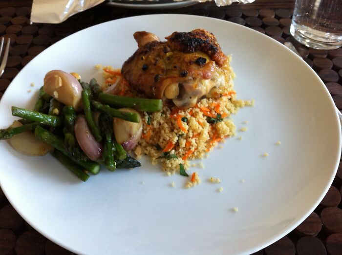 27 People Share 'Cry For Help' Signs That Aren't So Obvious