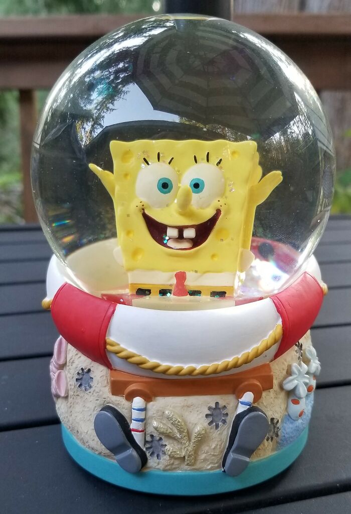 Who Lives In A Pineapple..... $1.25 And It Plays The Song