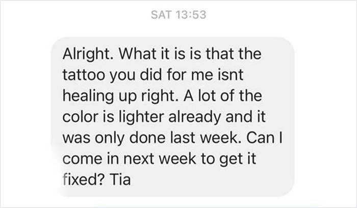 Chat from a customer about tattoo healing issues at a parlor.