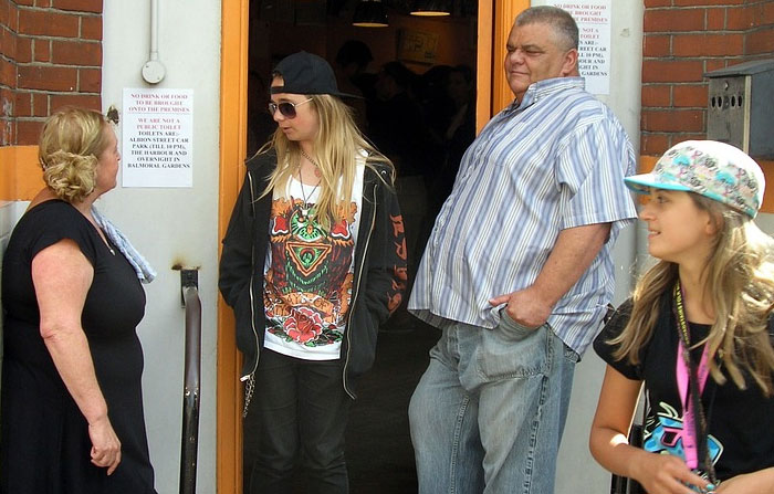 29 People Share How They Can Tell If A Tourist Is American