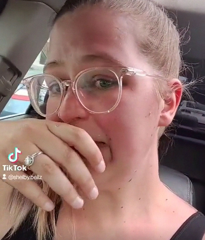 Woman Violates A Gym's Dress Code By Wearing A Sports Bra, Gets Fat-Shamed By The Staff And Kicked Out