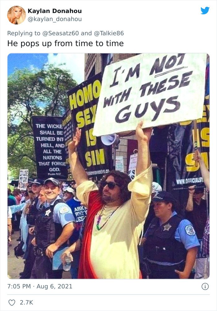 People Online Are Cracking Up At How Foo Fighters Trolled Westboro Baptist Church Protesters With Disco Music People Online Are Cracking Up At How Foo Fighters Trolled Westboro Baptist Church Protesters With Disco Music