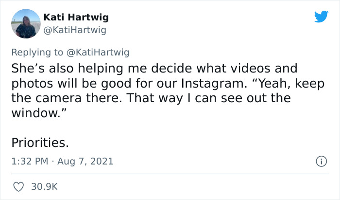 Woman Spent Flight With Little Girl Who Kept Serving Random One-Liners, Ended Up Tweeting Them And Going Viral Woman Spent Flight With Little Girl Who Kept Serving Random One-Liners, Ended Up Tweeting Them And Going Viral