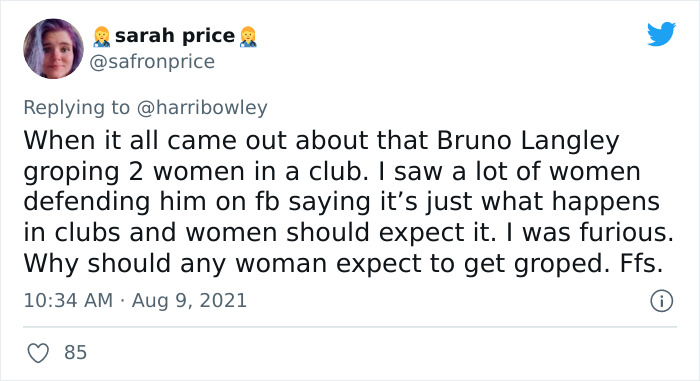 Woman Sparks A Discussion On Twitter After Smacking A Guy At A Club For Touching Her Woman Sparks A Discussion On Twitter After Smacking A Guy At A Club For Touching Her