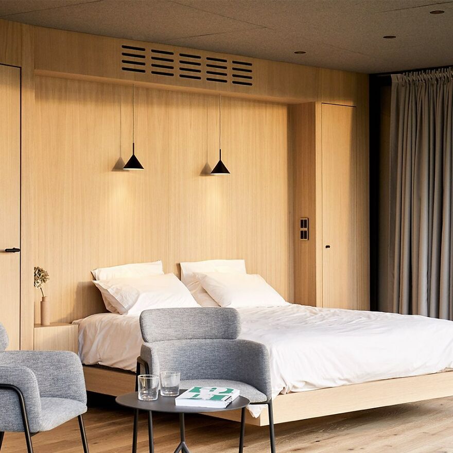 This Tiny 183 Square Foot Cabin That Is Aimed At Stressed-Out City Dwellers Can Be Assembled Anywhere In The World This Tiny 183 Square Foot Cabin That Is Aimed At Stressed-Out City Dwellers Can Be Assembled Anywhere In The World