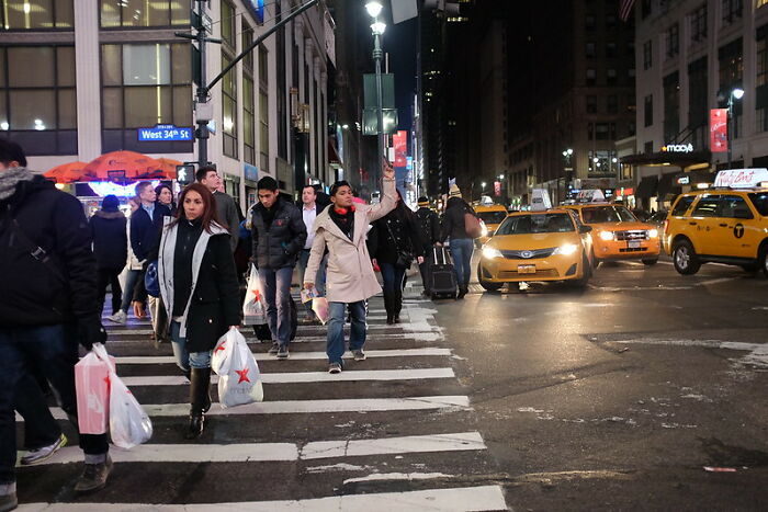 People With 'Street Smarts' Are Sharing Advice That Can Save People In Dangerous Situations (40 Tips)