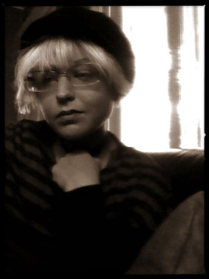 Grieving Man Used Experimental AI Site To &lsquo;Chat&rsquo; With His Fianc&eacute;e Nine Years After She Passed