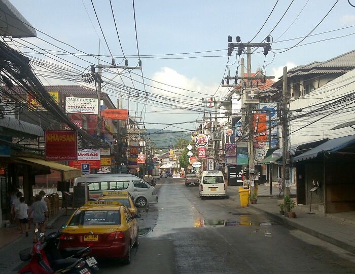 30 People Are Sharing 'Unwritten' Rules In Their Countries That Foreigners Might Not Know About