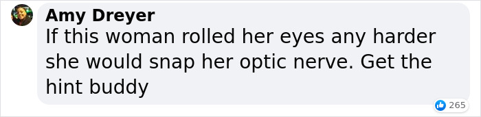 Young Woman Films Her Customer's Cringy Attempts To Hit On Her At Work Despite Her Not Being Interested, Goes Viral Young Woman Films Her Customer's Cringy Attempts To Hit On Her At Work Despite Her Not Being Interested, Goes Viral