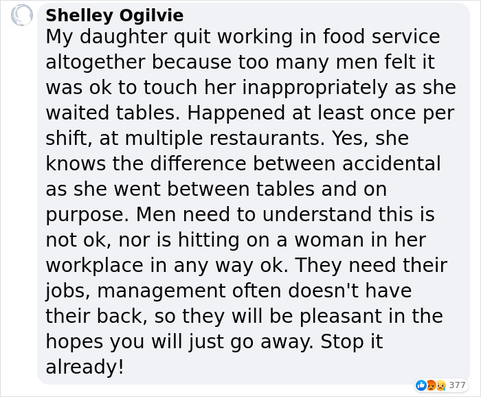 Young Woman Films Her Customer's Cringy Attempts To Hit On Her At Work Despite Her Not Being Interested, Goes Viral Young Woman Films Her Customer's Cringy Attempts To Hit On Her At Work Despite Her Not Being Interested, Goes Viral