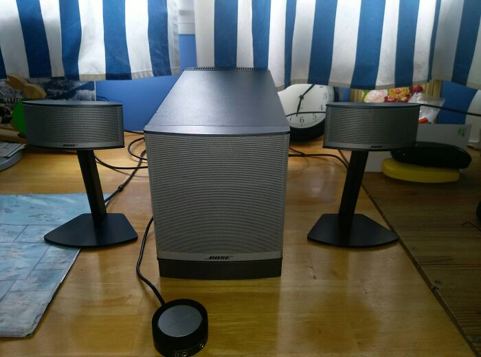 I Regularly Check The Content Of The Dumpsters In My Appartment Complex, My Best Find So Far: A $400 Bose PC Speaker System