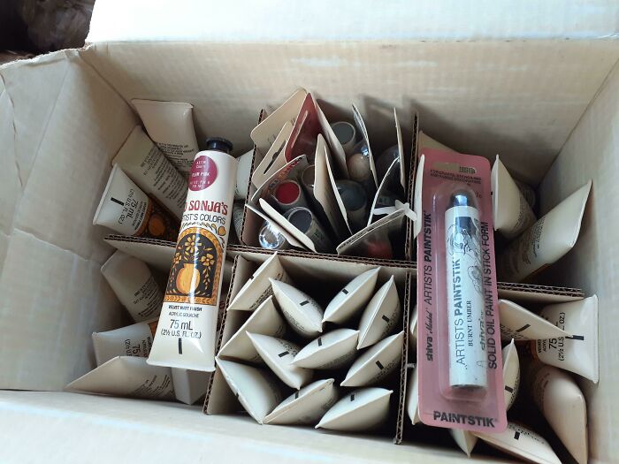 This Mornings Dive Revealed A Bunch Of Nicer Paints. Mostly Acrylics But All Are Sealed