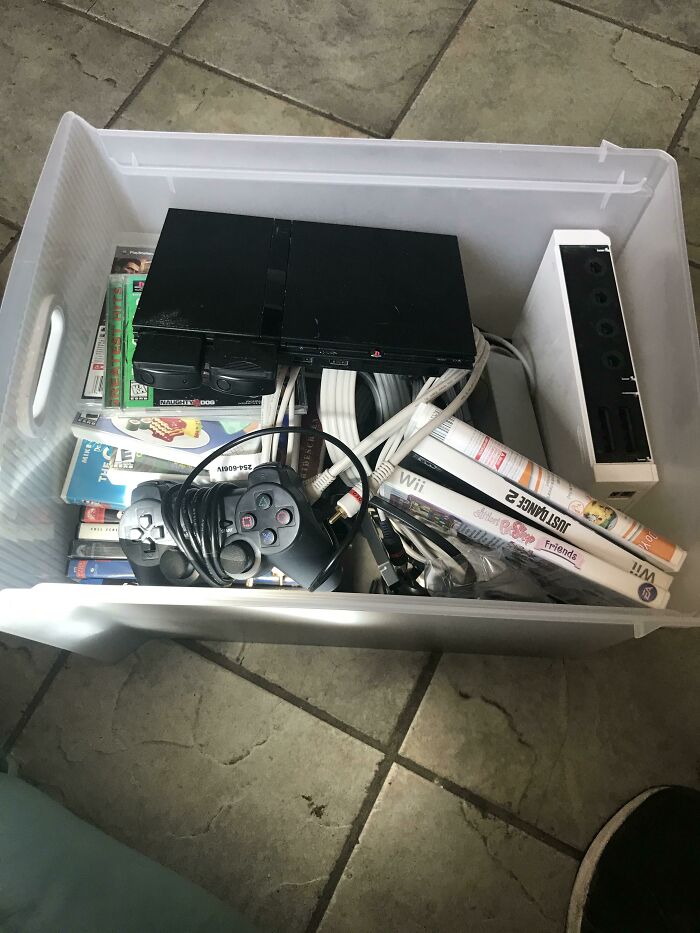 First Time Dumpster Diving, Crazy What People Will Throw Out In College