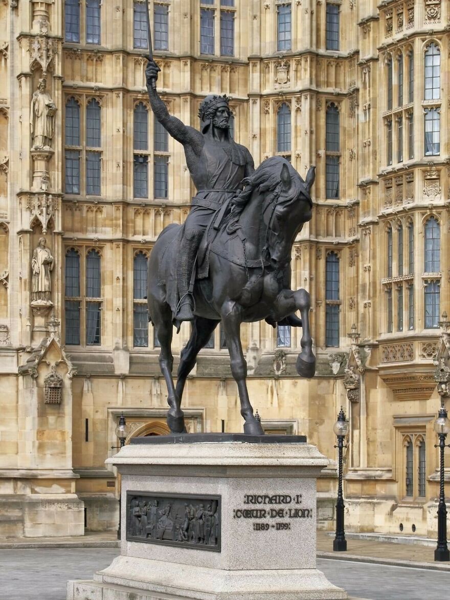 Hey Pandas! Today Is The International Lion Day. Let&rsquo;s Celebrate With A Bit Of Culture!