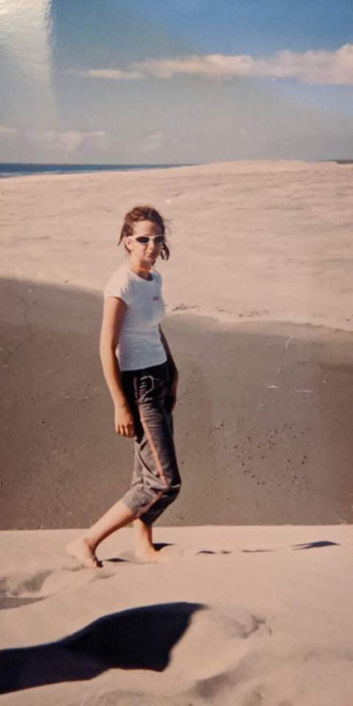 White Girl Dreads, Speed Dealer Sunglasses, Slogan Tee And Zip Capri Pants. The Year 2000 Was Glorious