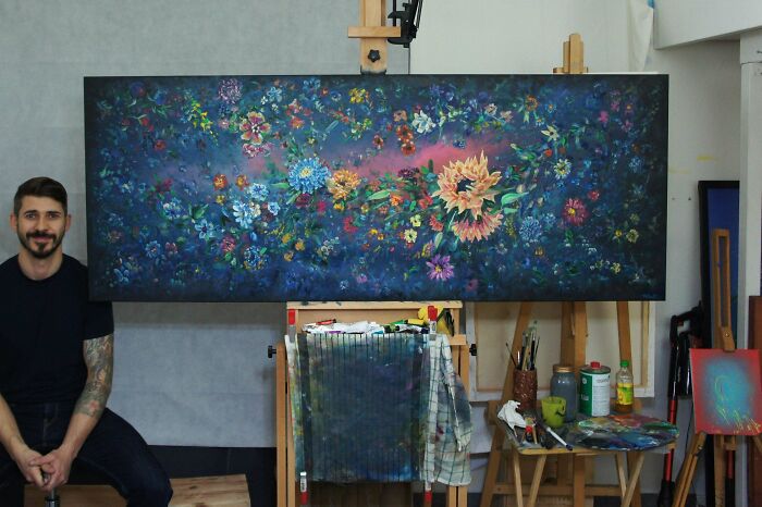 My Husband Painted Flowers To Cheer Us Up During Lockdown (And I Took This Proud Pic)